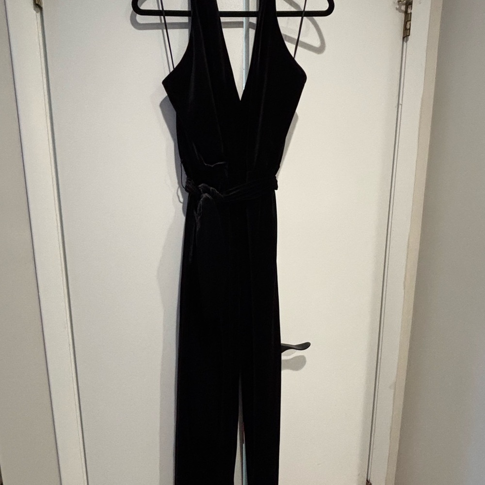 NWT Banana Republic Black Velvet V‑Neck Jumpsuit with Waist Tie-size 12
